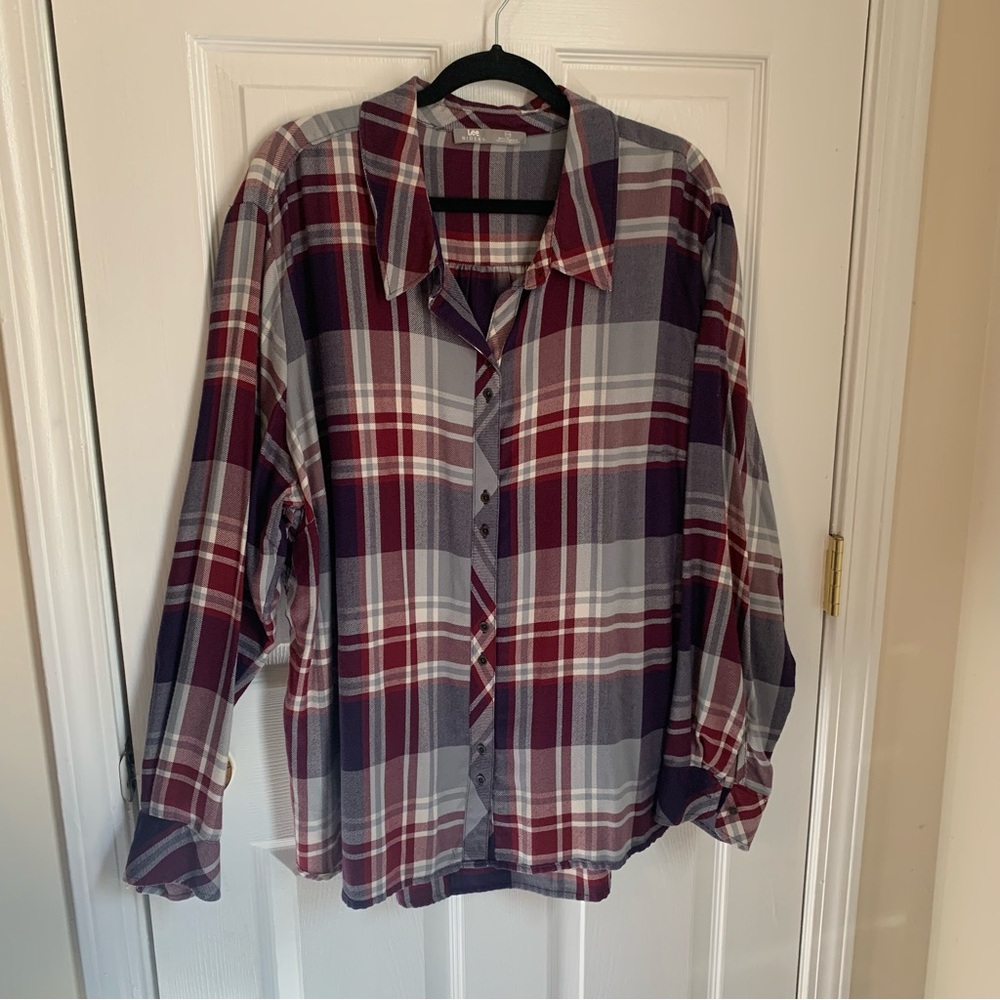 Lee Riders 3x long sleeve blouse. PTP 28”, length 30”
